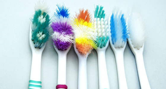 11476-6 5Secrets-OldToothbrushes-560x300.jpg