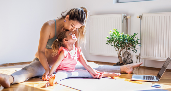 mom-and-daughter-stretching-screen-time-560x300.jpg