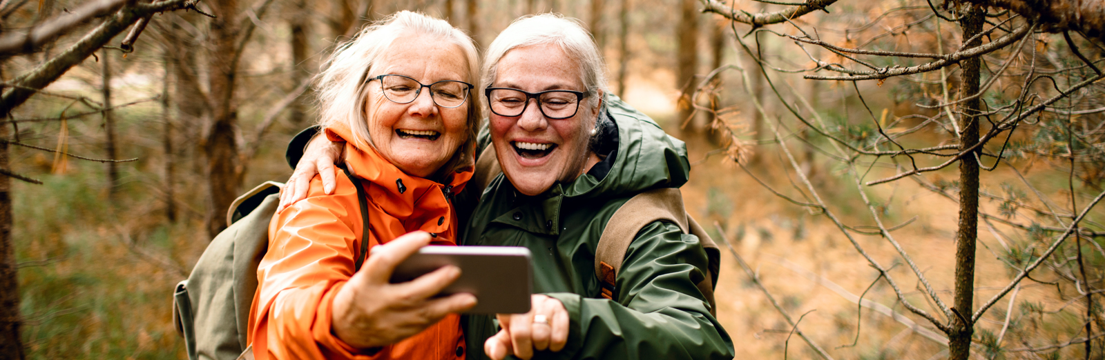 women-taking-selfie-1600x522.jpg