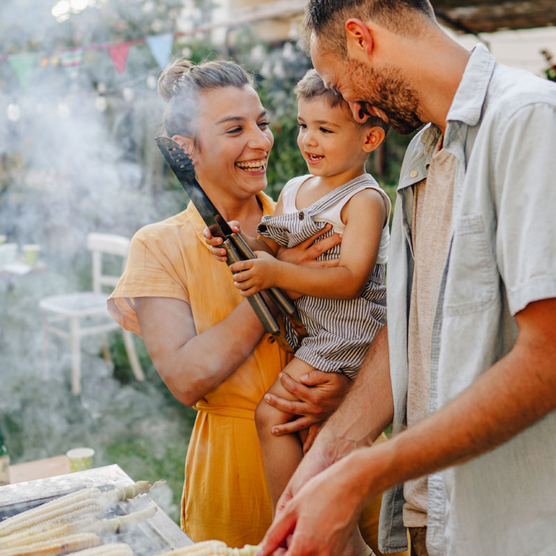 family-grilling-800x800.jpg