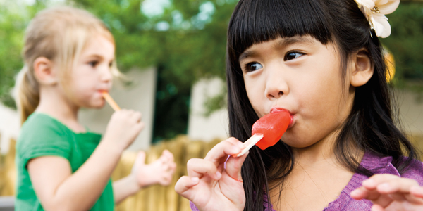 girls-eating-popsicles-600x300.jpg