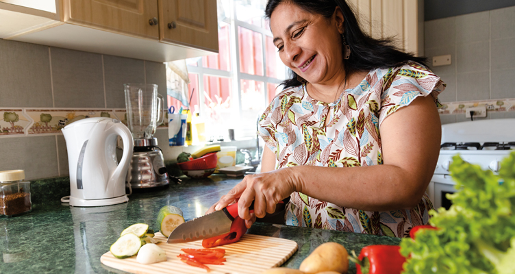 woman-chopping-752x400.jpg