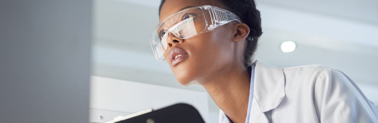 woman-in-lab-1600x522.jpg